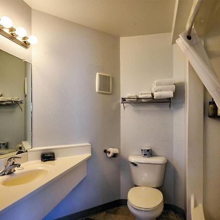 Travelodge by Wyndham Gardiner Yellowstone Park North Entr Eksteriør bilde