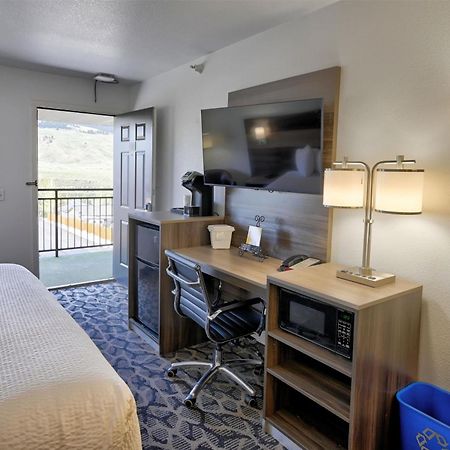 Travelodge by Wyndham Gardiner Yellowstone Park North Entr Eksteriør bilde
