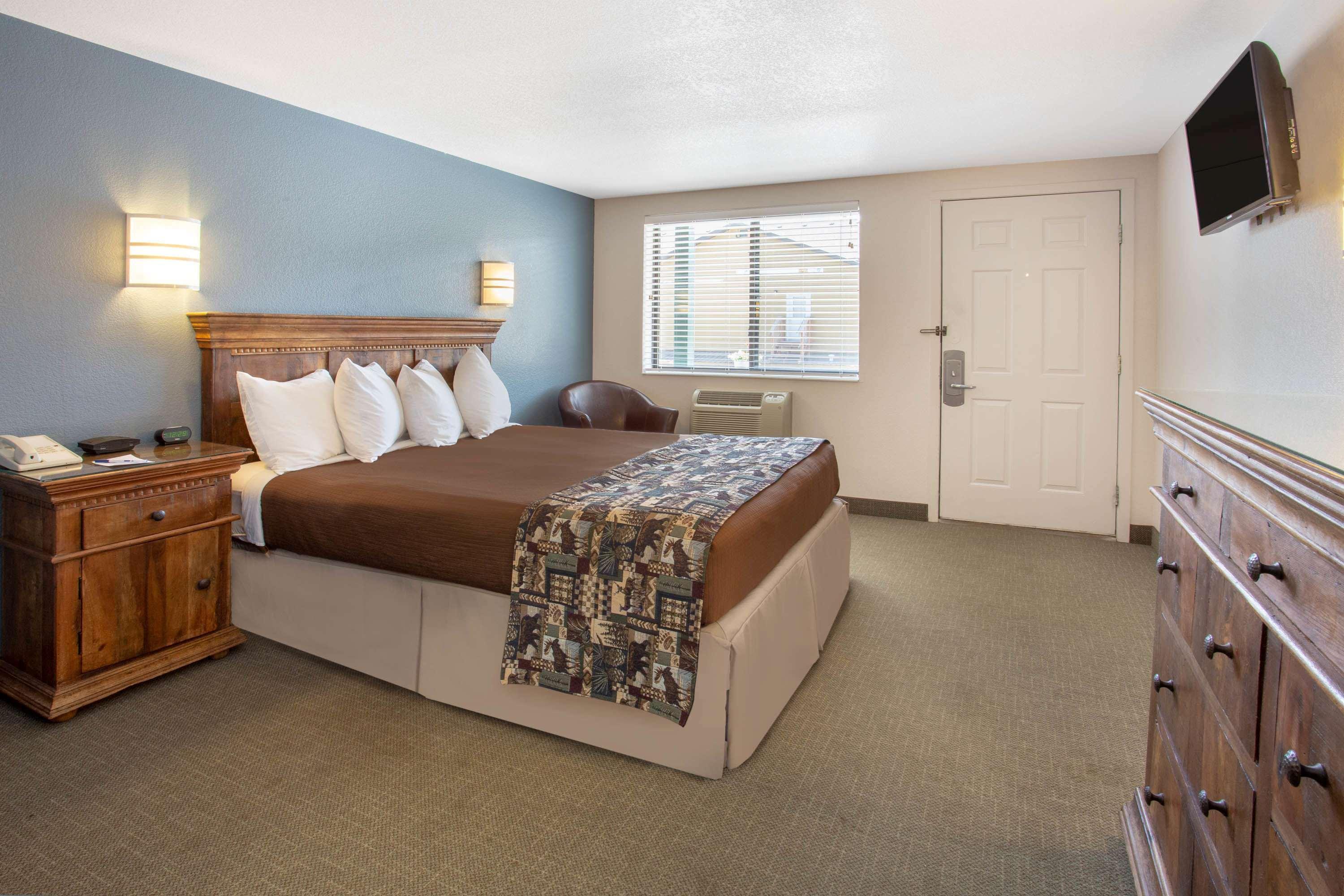 Travelodge by Wyndham Gardiner Yellowstone Park North Entr Eksteriør bilde