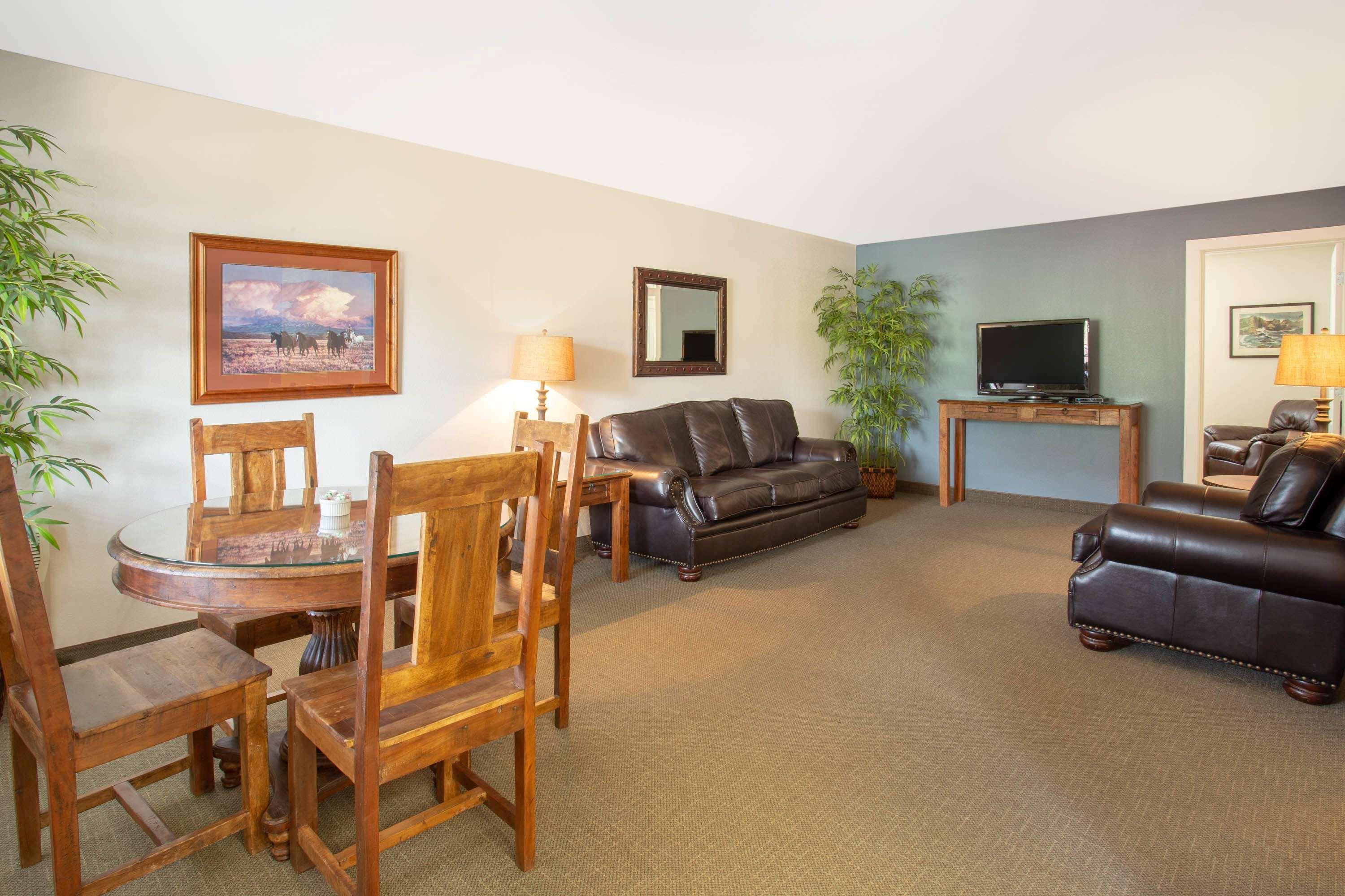 Travelodge by Wyndham Gardiner Yellowstone Park North Entr Eksteriør bilde