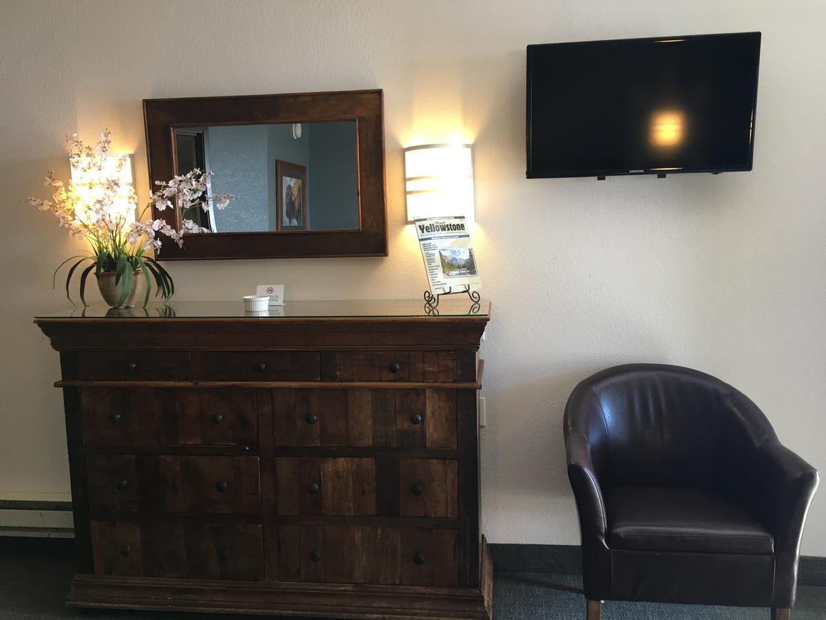 Travelodge by Wyndham Gardiner Yellowstone Park North Entr Eksteriør bilde