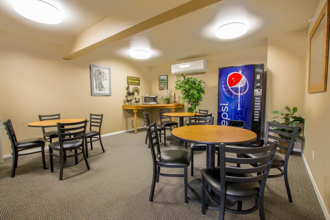Travelodge by Wyndham Gardiner Yellowstone Park North Entr Eksteriør bilde