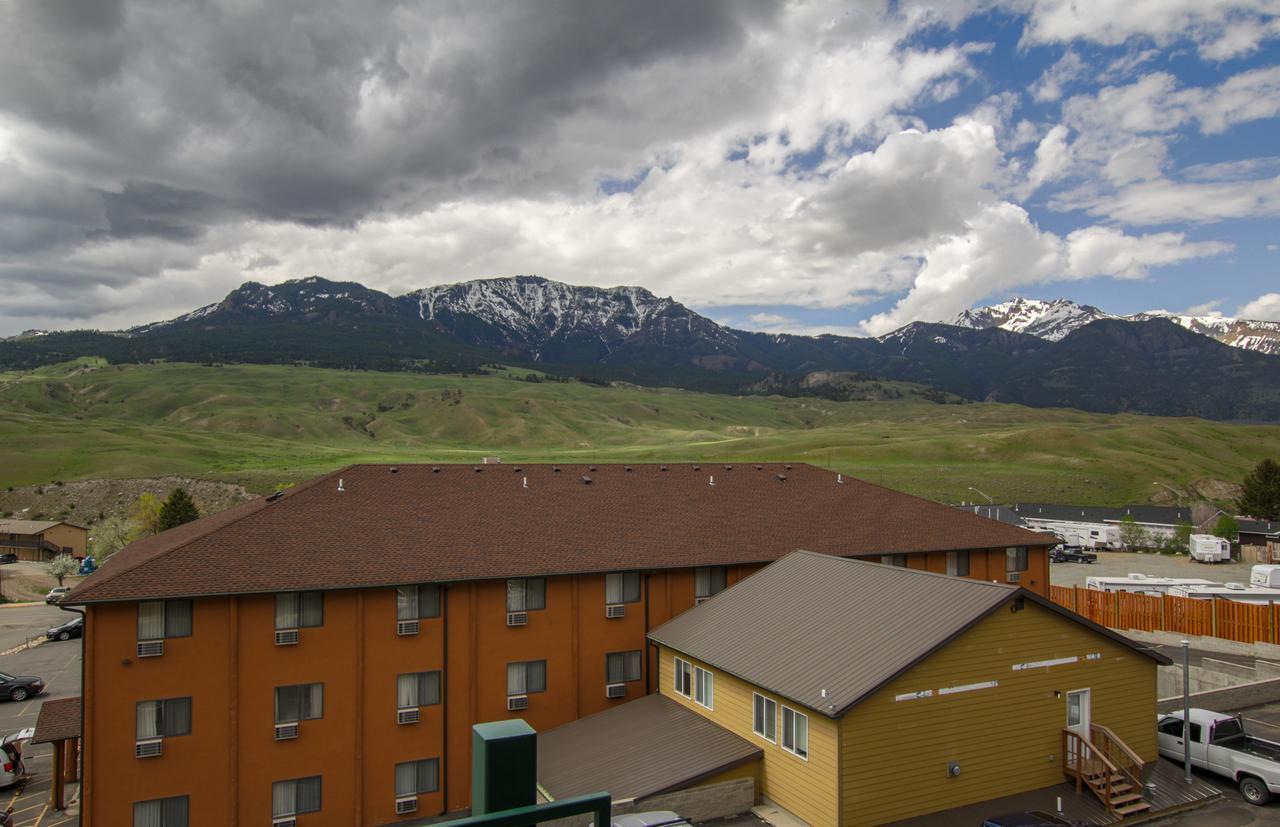 Travelodge by Wyndham Gardiner Yellowstone Park North Entr Eksteriør bilde